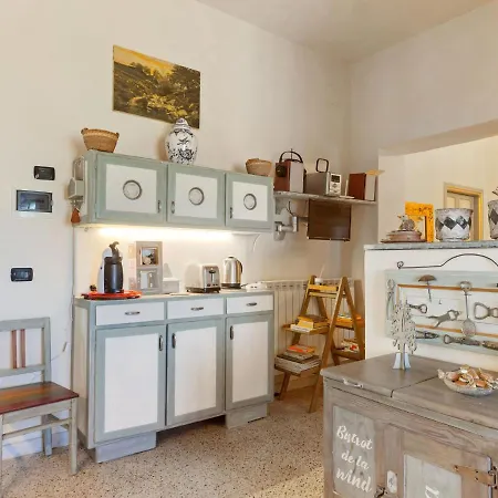 Quaint In With Garden דירה Stroncone