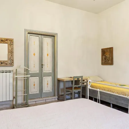 Quaint In With Garden Stroncone