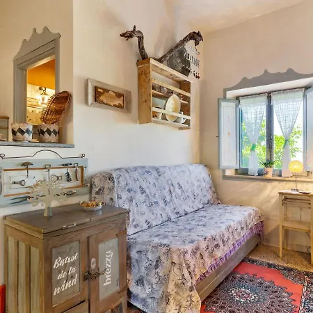 Quaint In With Garden